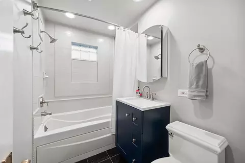 Bath - 223 E Scranton Ave, Lake Bluff, IL 60044 photo 2 of 2