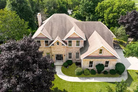 602 Bailey Dr, Batavia, IL 60510