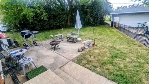 Exterior - 136 E Normandy Dr, Addison, IL 60101 photo 6 of 6