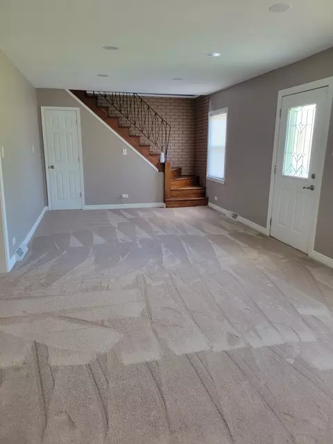 7013 S Roberts Rd, Bridgeview, IL 60455 photo 3