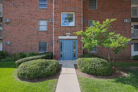1352 Cunat Ct #2A, Lake In The Hills, IL 60156