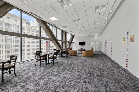 8 E Randolph St #2004, Chicago, IL 60601 photo 34