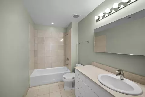 8 E Randolph St #2004, Chicago, IL 60601 photo 28