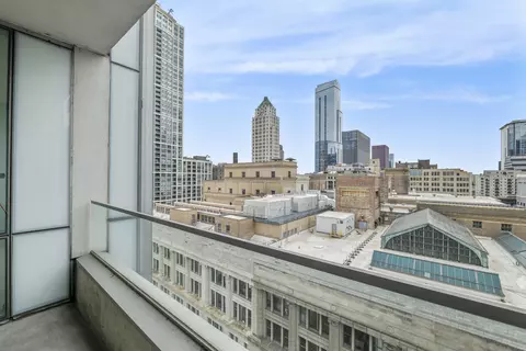 8 E Randolph St #2004, Chicago, IL 60601 photo 30