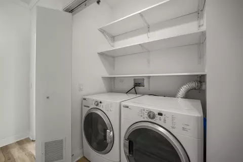 8 E Randolph St #2004, Chicago, IL 60601 photo 17
