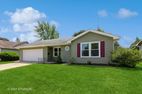 404 E Hill St, Genoa, IL 60135