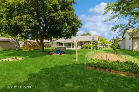 Exterior - 404 E Hill St, Genoa, IL 60135 photo 7 of 8