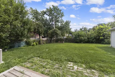 Exterior - 833 Walter Ave, Des Plaines, IL 60016 photo 3 of 6