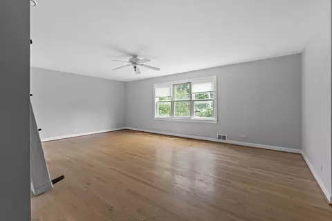 Living - 833 Walter Ave, Des Plaines, IL 60016 photo 6 of 6