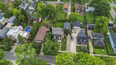 View/Area - 833 Walter Ave, Des Plaines, IL 60016 photo 2 of 2