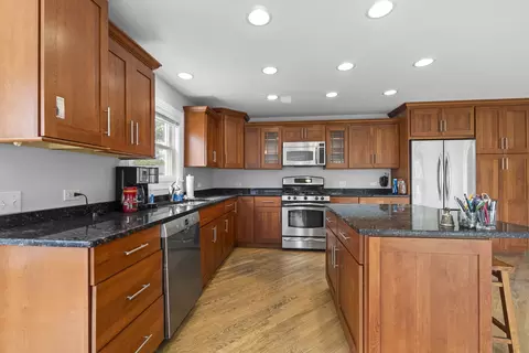 Kitchen - 833 Walter Ave, Des Plaines, IL 60016 photo 2 of 3