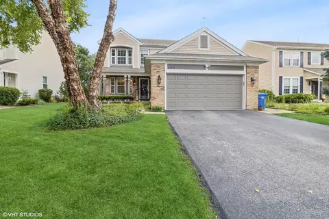 929 N Camden Ln, South Elgin, IL 60177
