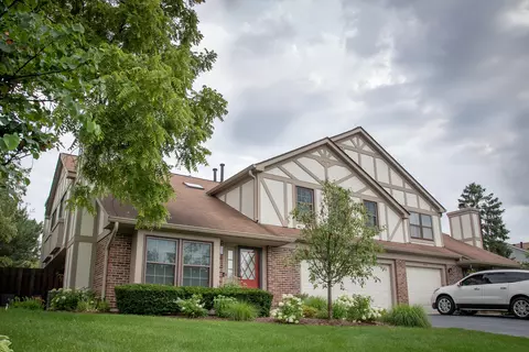 1746 Kilkenny Dr, Wheaton, IL 60189
