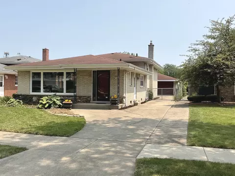 9025 S Francisco Ave, Evergreen Park, IL 60805