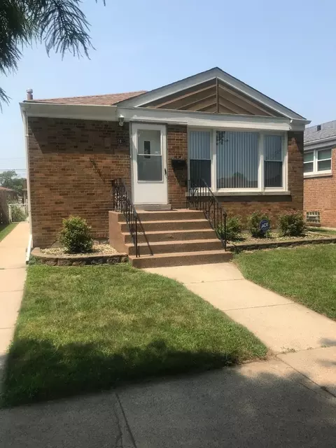 9822 S Muskegon Ave, Chicago, IL 60617