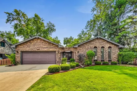 1205 N Dryden Ave, Arlington Heights, IL 60004
