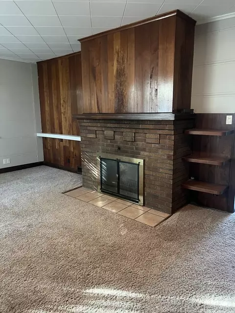 Living - 1276 W Logan St, Freeport, IL 61032 photo 1 of 2