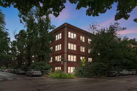 6750 N Newgard Ave #1, Chicago, IL 60626