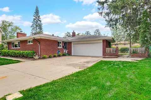 1420 Emmerson Ln, Mount Prospect, IL 60056