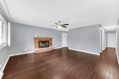 Living - 1420 Emmerson Ln, Mount Prospect, IL 60056 photo 1 of 5