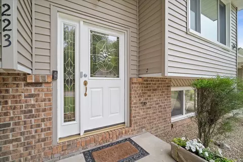 223 Orlando Ave, Normal, IL 61761 photo 2