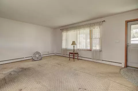 Living - 16520 S Ivy Ln, Plainfield, IL 60586 photo 2 of 4