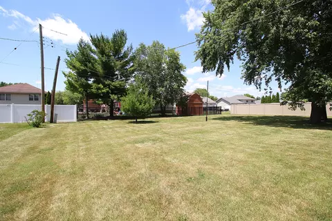 Exterior - 16520 S Ivy Ln, Plainfield, IL 60586 photo 4 of 5