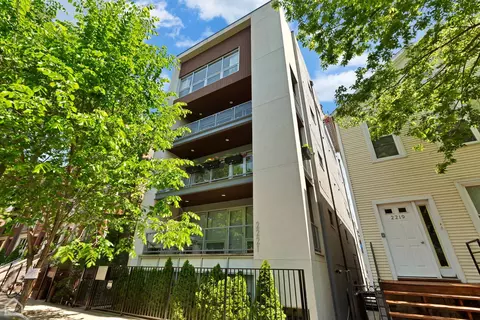 2221 N Leavitt St #3E, Chicago, IL 60647