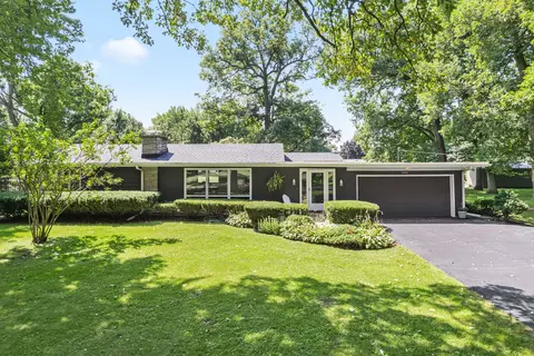 15600 Crystal Acres Dr, Sandwich, IL 60548