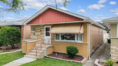 8455 S Kenneth Ave, Chicago, IL 60652