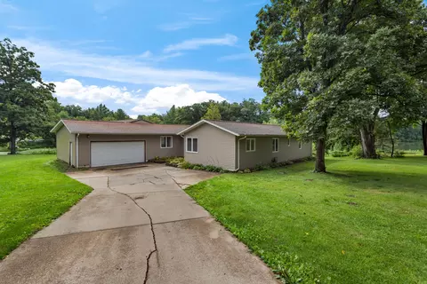 1171 Laura Dr, Monticello, IL 61856