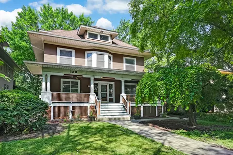 133 S Humphrey Ave, Oak Park, IL 60302