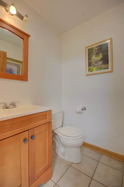 Bath - 238 Normandy Dr, Addison, IL 60101 photo 2 of 4