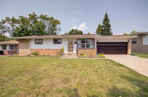 238 Normandy Dr, Addison, IL 60101