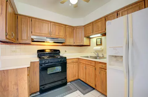 Kitchen - 238 Normandy Dr, Addison, IL 60101 photo 2 of 2