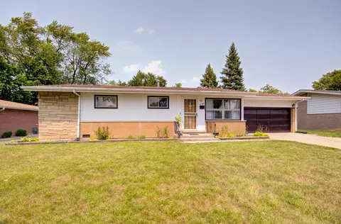 Exterior - 238 Normandy Dr, Addison, IL 60101 photo 2 of 8
