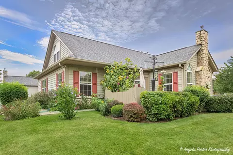 2027 Olmstead Dr #2027, Woodstock, IL 60098