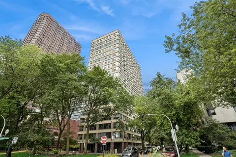 2970 N Lake Shore Dr #7A, Chicago, IL 60657