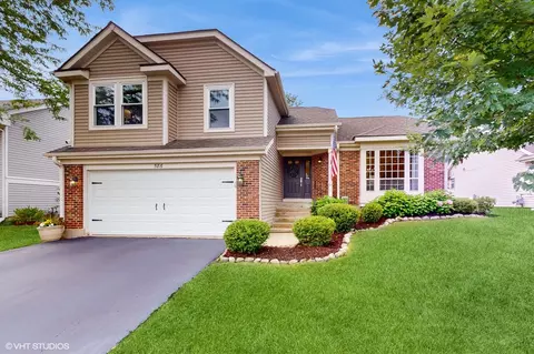 586 Shaker Ln, Lake Zurich, IL 60047