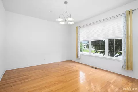 398 S Prospect Ave, Bartlett, IL 60103 photo 2