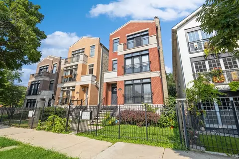 1109 S Independence Blvd #3, Chicago, IL 60624