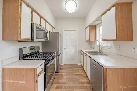 Kitchen - 22211 W Niagara Trl, Plainfield, IL 60544 photo 2 of 2