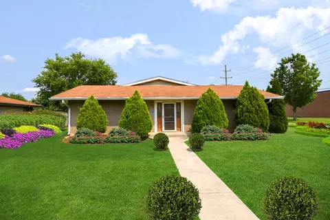 861 S 10th Ave, La Grange, IL 60525