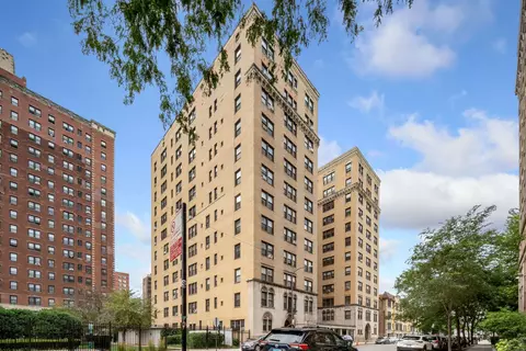1755 E 55th St #1203, Chicago, IL 60615