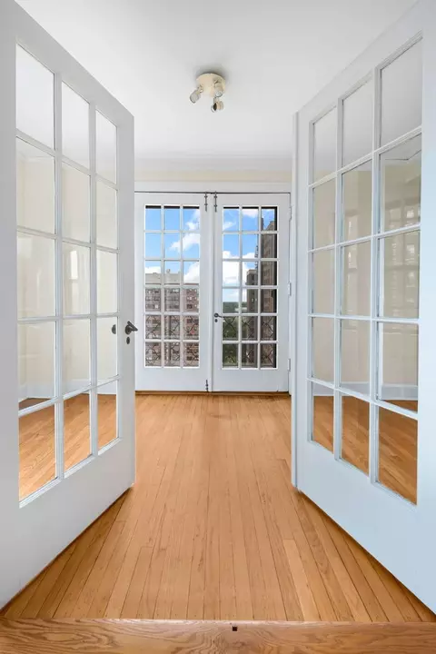 Entry Way - 1755 E 55th St #1203, Chicago, IL 60615 photo 1 of 1