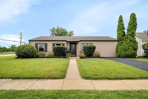 521 Amherst Ave, Romeoville, IL 60446