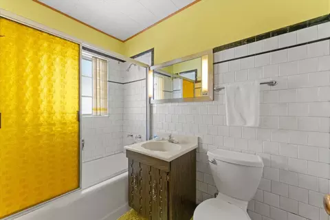 Bath - 3019 Maple Ave, Brookfield, IL 60513 photo 1 of 2