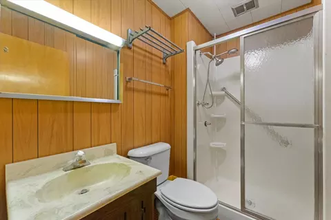 Bath - 3019 Maple Ave, Brookfield, IL 60513 photo 2 of 2