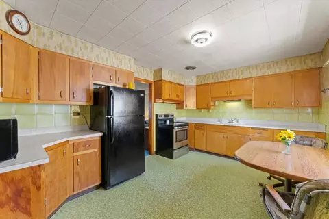 Kitchen - 3019 Maple Ave, Brookfield, IL 60513 photo 1 of 2