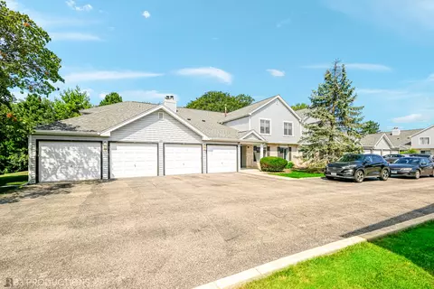 7030 Brighton Ct #24-101, Woodridge, IL 60517